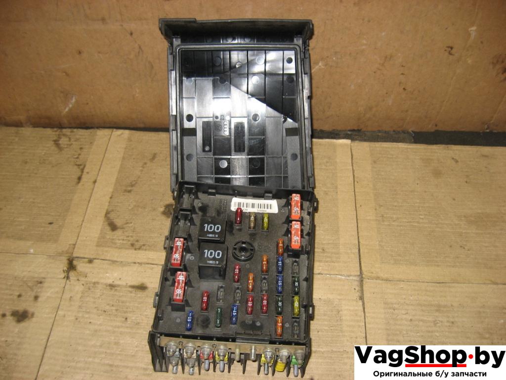 блок предохранителей Volkswagen Passat B6 2009, 1.4 л., TSI, бензин, газ, АКПП, черный, универсал, передний привод, 3C0937125 - фото №1