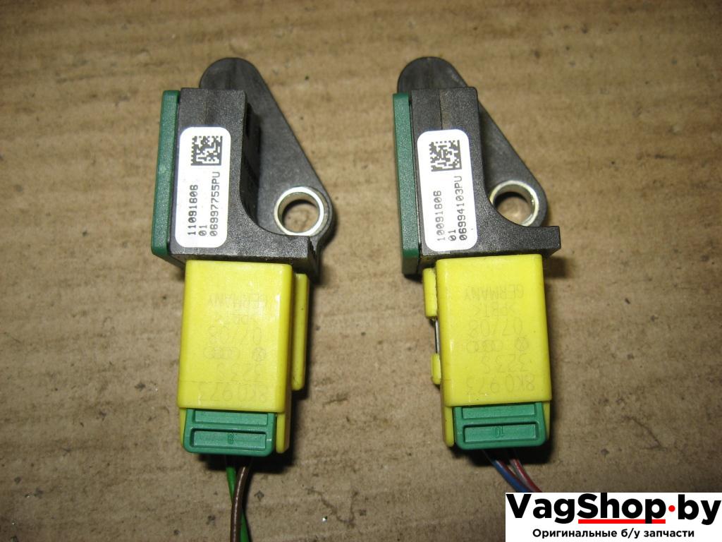 датчик удара Volkswagen Passat B6 2009, 1.4 л., TSI, бензин, газ, АКПП, черный, универсал, передний привод, 5N0959351B - фото №1