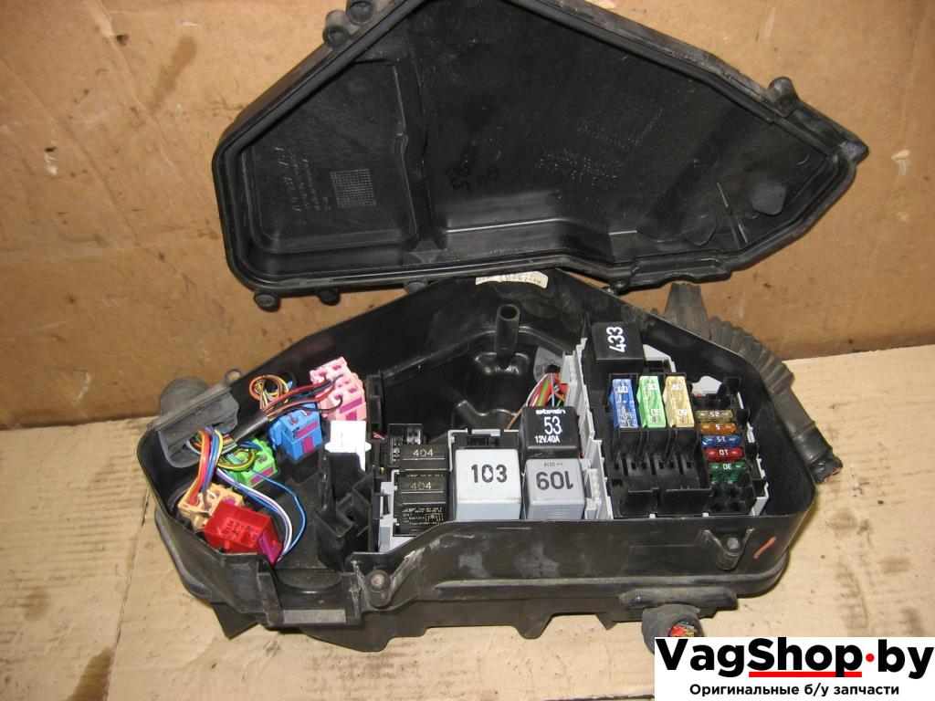 блок предохранителей Volkswagen Touareg 1 поколение 2005, 2.5 л., TDi, BAC, дизель, АКПП, серый, внедорожник 5 дв., полный привод - фото №1