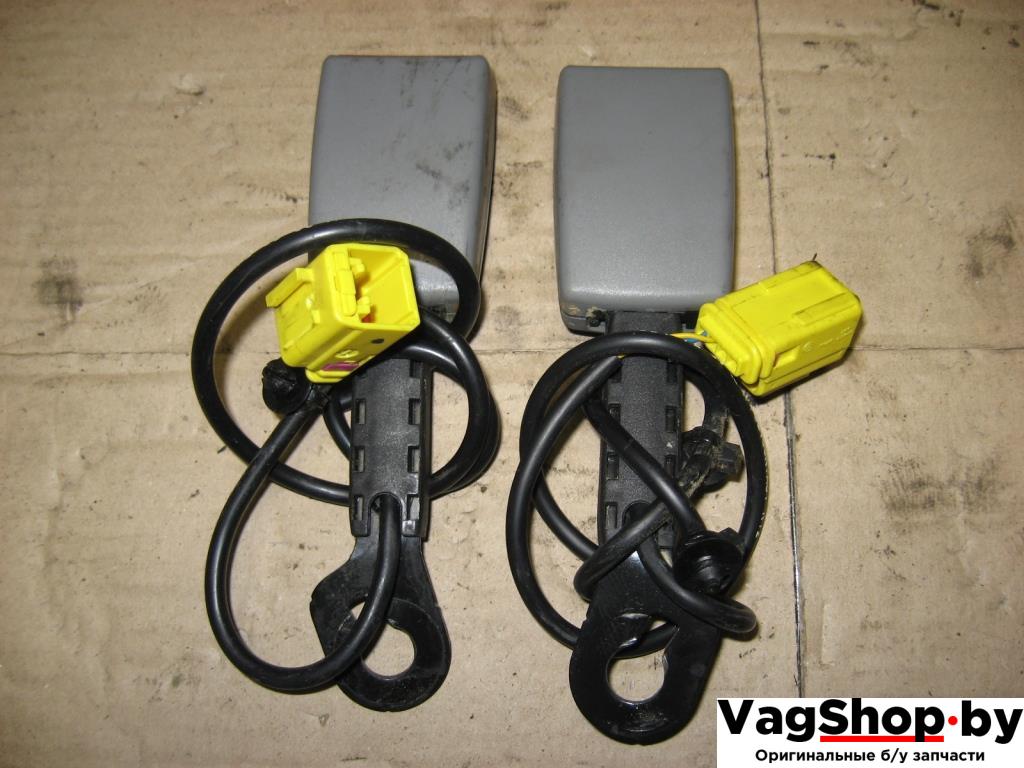 замок ремня безопасности Volkswagen Touareg 1 поколение 2005, 2.5 л., TDi, BAC, дизель, АКПП, серый, внедорожник 5 дв., полный привод, 7L0857777C, 7L0857778C - фото №1