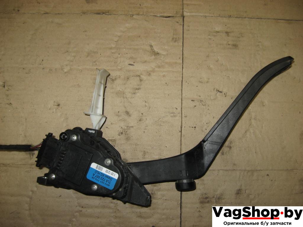 педаль Volkswagen Touareg 1 поколение 2005, 2.5 л., TDi, BAC, дизель, АКПП, серый, внедорожник 5 дв., полный привод, 7L6723507A - фото №1