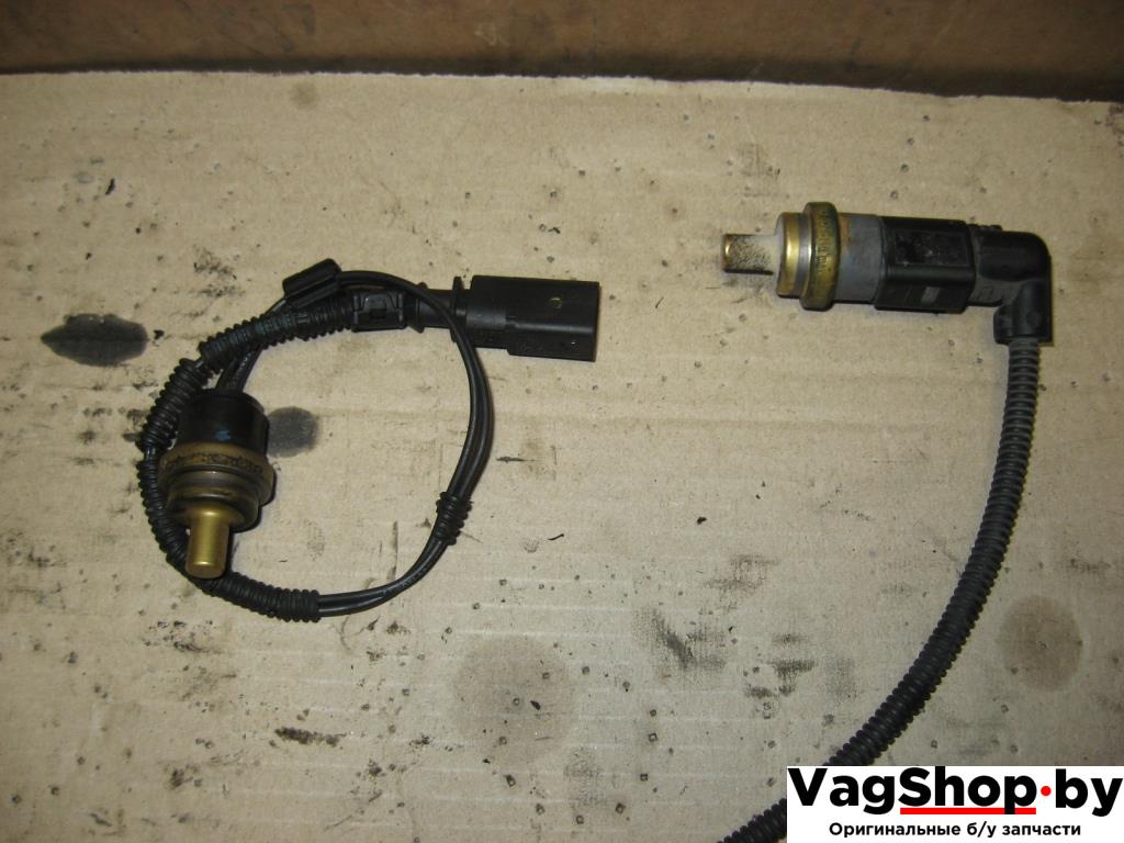 датчик температуры охлаждающей жидкости Volkswagen Touareg 1 поколение 2005, 2.5 л., TDi, BAC, дизель, АКПП, серый, внедорожник 5 дв., полный привод, 06A919501 - фото №1
