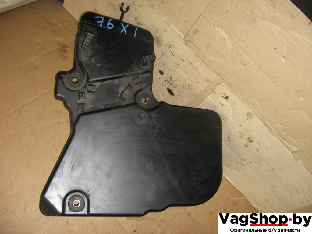 защита (кожух) ремня ГРМ Volkswagen Touareg 1 поколение 2005, 2.5 л., TDi, BAC, дизель, АКПП, серый, внедорожник 5 дв., полный привод, 070103905A - фото №1