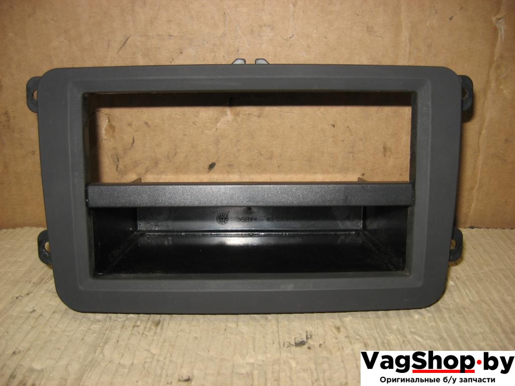 рамка под магнитолу Volkswagen Passat B6 2010, 1.4 л., TSI, бензин, газ, МКПП, черный, универсал, передний привод - фото №1