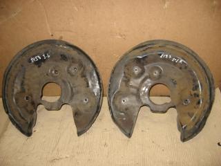 защитный кожух тормозного механизма Volkswagen Passat B6 2010, 1.4 л., TSI, бензин, газ, МКПП, черный, универсал, передний привод, 5N0615611C, 5N0615612C