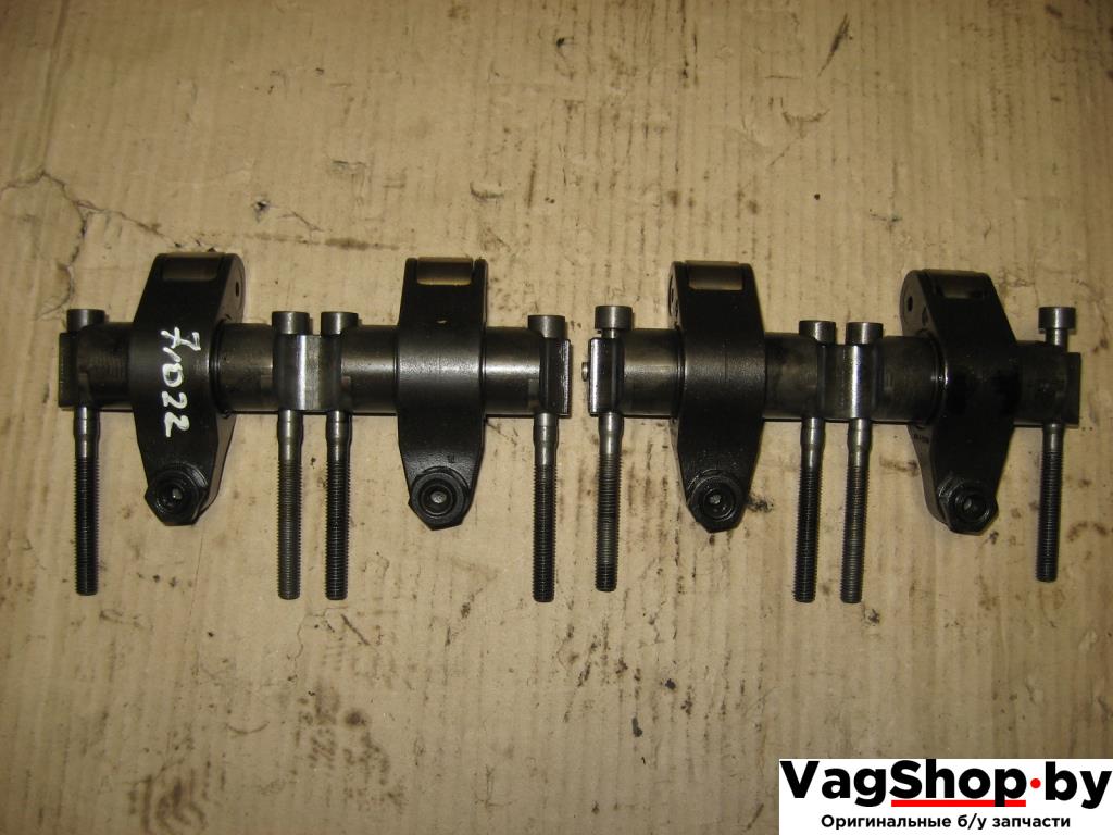 ось коромысел Volkswagen Golf Plus 1 поколение 2008, 1.9 л., TDi, BKC, дизель, МКПП, серебро, хетчбэк 5 дв., передний привод - фото №1