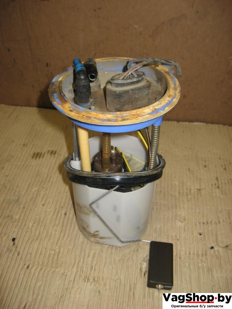 насос топливный Volkswagen Passat B6 2010, 1.4 л., TSI, бензин, газ, МКПП, черный, универсал, передний привод, 1K0919051CL - фото №1