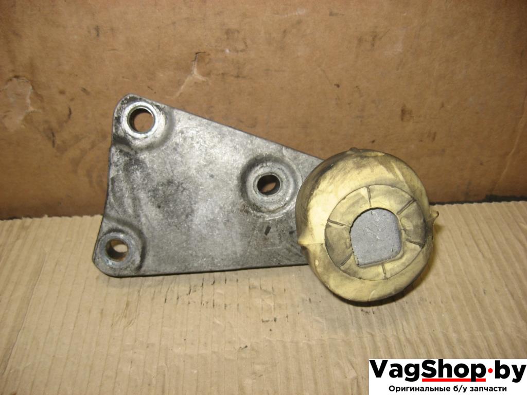 кронштейн двигателя Audi A6 4F/C6 2005, 4.2 л., i, BAT, бензин, АКПП, темно-синий, седан, полный привод, 4F0199343B - фото №1