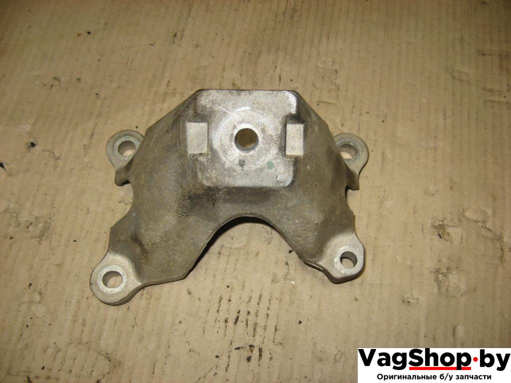 кронштейн двигателя Audi A6 4F/C6 2006, 3.2 л., FSI, AUK, бензин, АКПП, черный, универсал, полный привод, 4F0199308N, 4F0199307M - фото №1