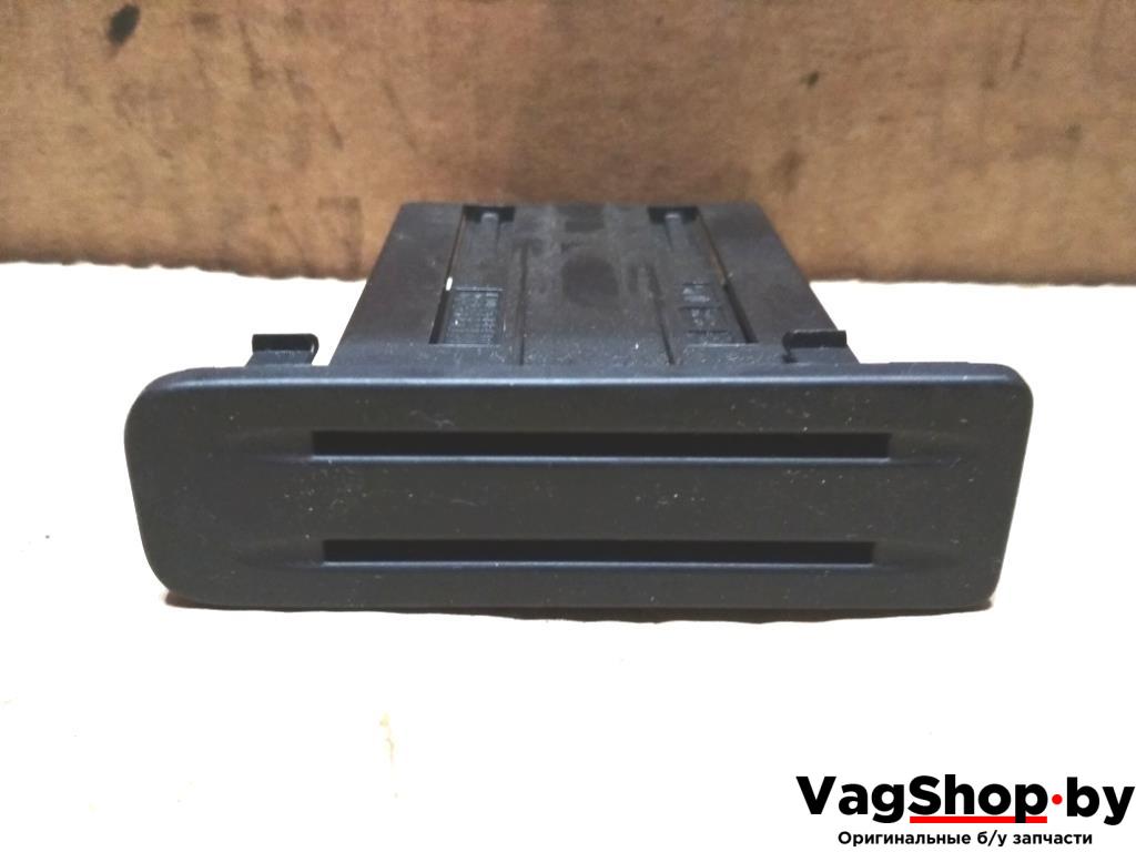 бардачок Volkswagen Golf Plus 1 поколение 2008, 1.9 л., TDi, BLS, дизель, МКПП, серый, хетчбэк 5 дв., передний привод, 5M0858373D - фото №1