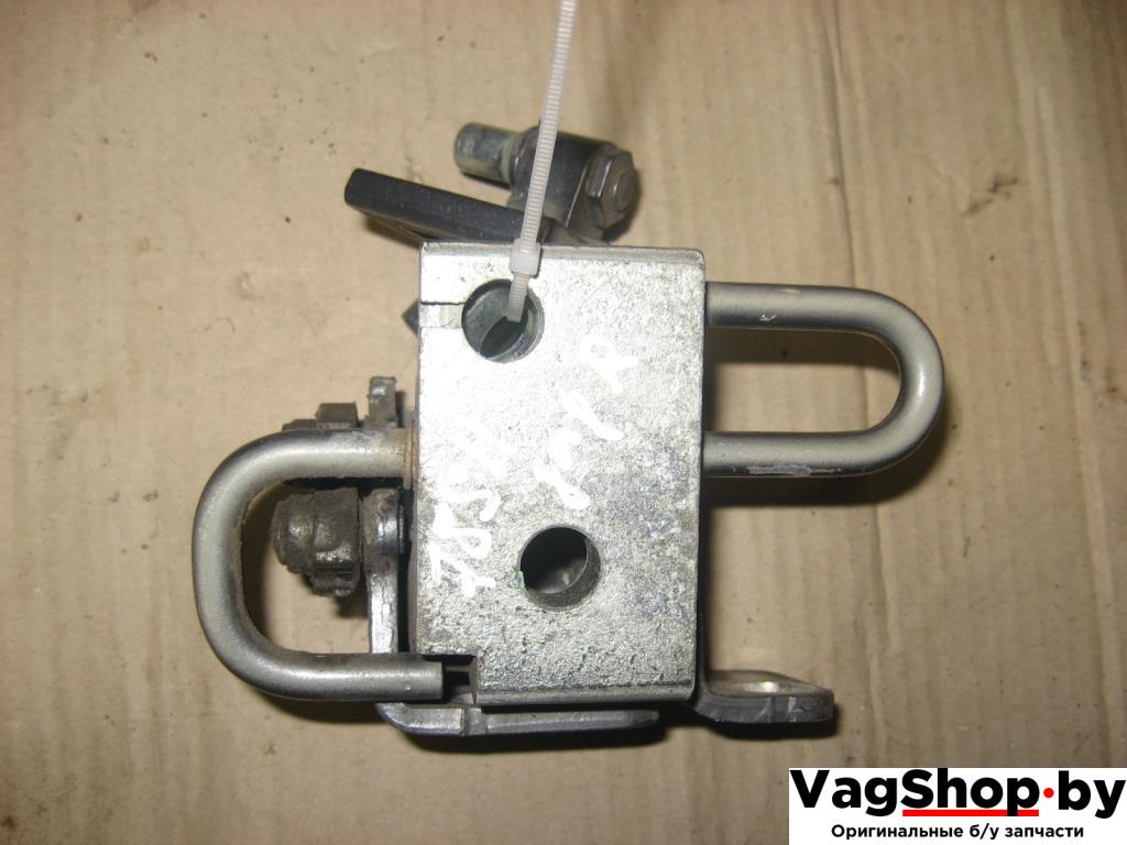 петля двери Volkswagen Golf Plus 1 поколение 2008, 1.9 л., TDi, BLS, дизель, МКПП, серый, хетчбэк 5 дв., передний привод - фото №1