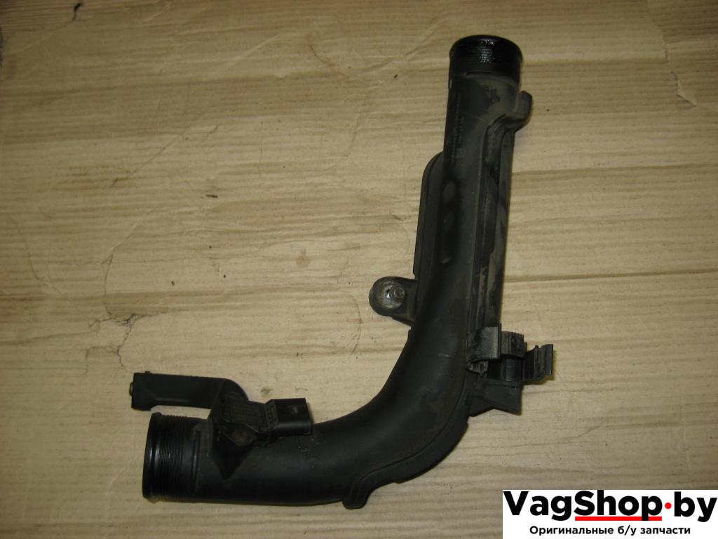 патрубок интеркулера Volkswagen Passat B7 2011, 2.0 л., TDi, CFG, дизель, АКПП, серебро, универсал, полный привод, 1K0145770AE, 0281002977 - фото №1