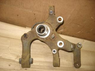 кулак задний правый Volkswagen Golf 6 поколение 2010, 1.4 л., TSI, CAX, бензин, МКПП, серебро, универсал, передний привод