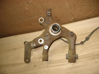 кулак задний левый Volkswagen Golf 6 поколение 2010, 1.4 л., TSI, CAX, бензин, МКПП, серебро, универсал, передний привод