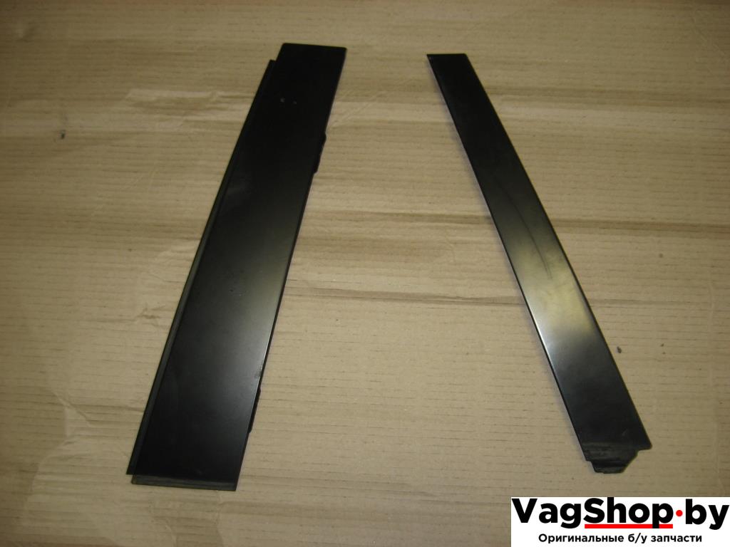 молдинг (накладка кузовная) Volkswagen Golf 6 поколение 2010, 1.4 л., TSI, CAX, бензин, МКПП, серебро, универсал, передний привод - фото №1