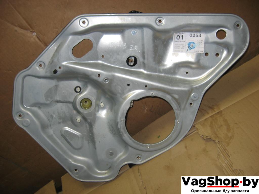 стеклоподъемник электрический задний правый Volkswagen Golf 6 поколение 2010, 1.4 л., TSI, CAX, бензин, МКПП, серебро, универсал, передний привод - фото №1