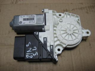 моторчик стеклоподъемника задний левый Volkswagen Golf 6 поколение 2010, 1.4 л., TSI, CAX, бензин, МКПП, серебро, универсал, передний привод, 1K0959703AG