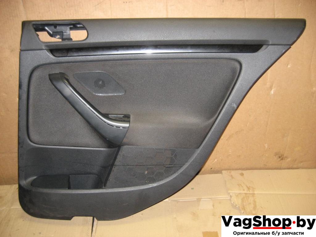 обшивка двери задняя правая Volkswagen Golf 6 поколение 2010, 1.4 л., TSI, CAX, бензин, МКПП, серебро, универсал, передний привод - фото №1