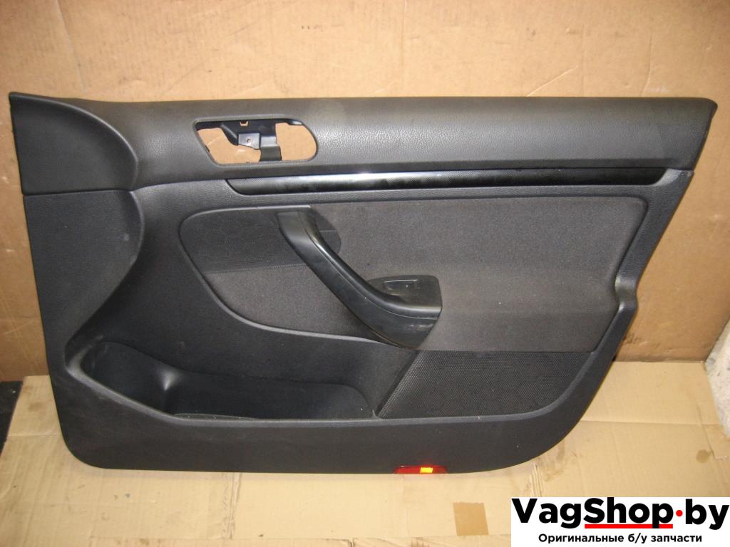 обшивка двери передняя правая Volkswagen Golf 6 поколение 2010, 1.4 л., TSI, CAX, бензин, МКПП, серебро, универсал, передний привод - фото №1