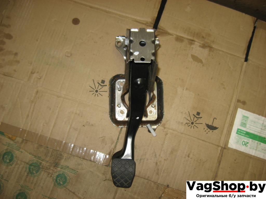 педаль тормоза Volkswagen Golf 6 поколение 2010, 1.4 л., TSI, CAX, бензин, МКПП, серебро, универсал, передний привод, 1K1721117H - фото №1