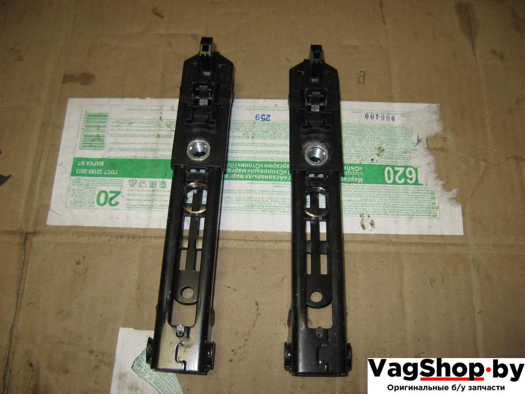 Механизм регулировки высоты ремня безопасности Volkswagen Golf 6 поколение 2010, 1.4 л., TSI, CAX, бензин, МКПП, серебро, универсал, передний привод, 1T0857819B - фото №1