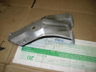 крепление ( кронштейн ) крыла Volkswagen Golf 6 поколение 2010, 1.4 л., TSI, CAX, бензин, МКПП, серебро, универсал, передний привод, 5K6821138