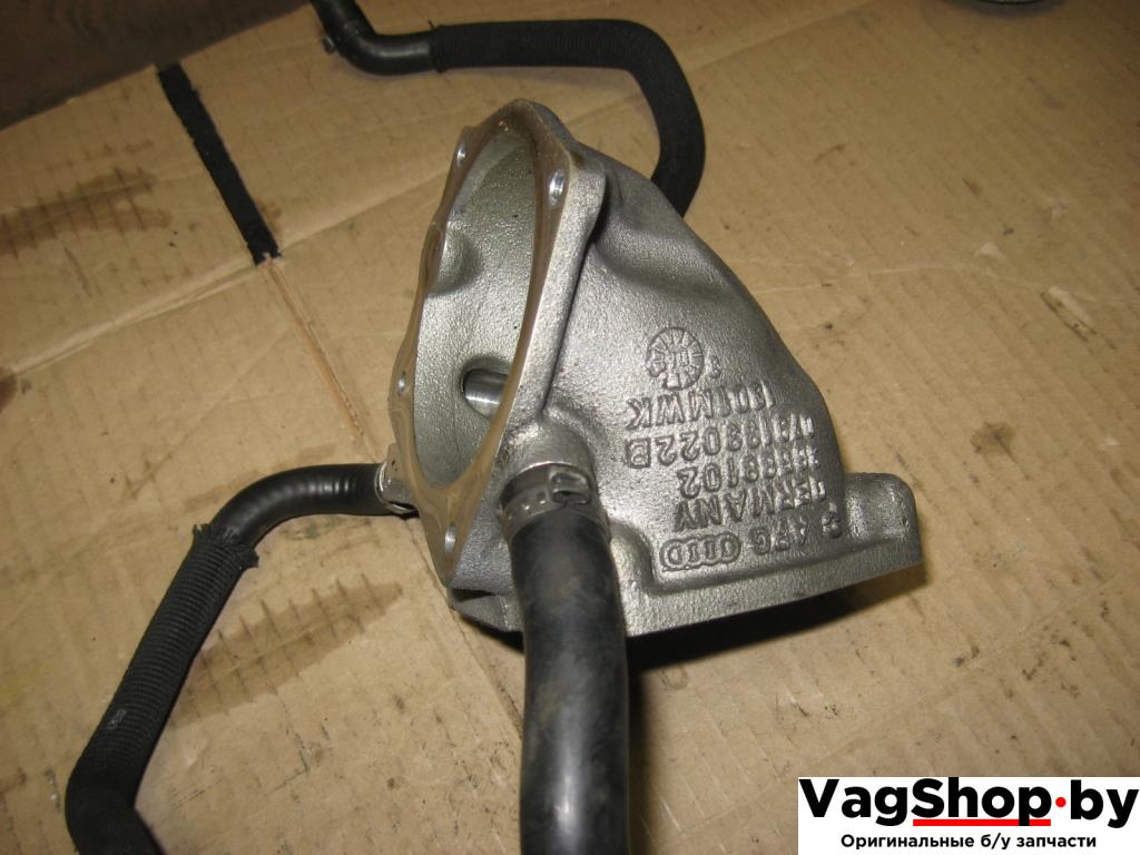 Штуцер Audi A6 4F/C6 2005, 4.2 л., i, BAT, бензин, АКПП, темно-синий, седан, полный привод, 079133022B - фото №1