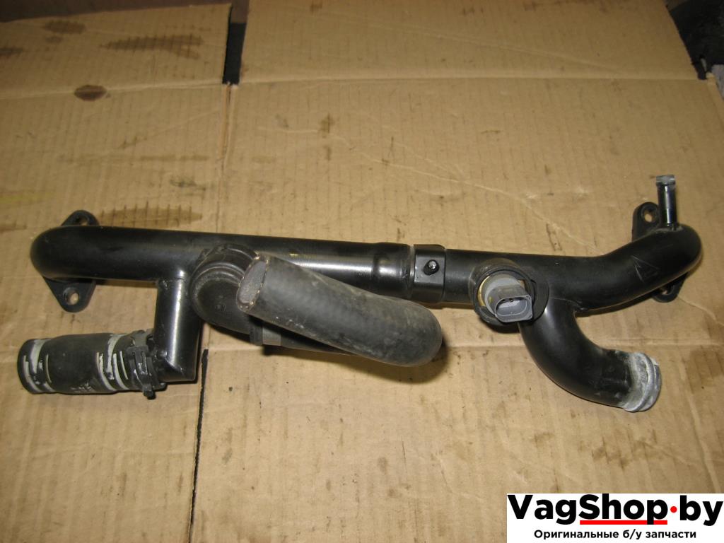 трубка охлаждающей жидкости Audi A6 4F/C6 2005, 4.2 л., i, BAT, бензин, АКПП, темно-синий, седан, полный привод, 079121071AA - фото №1