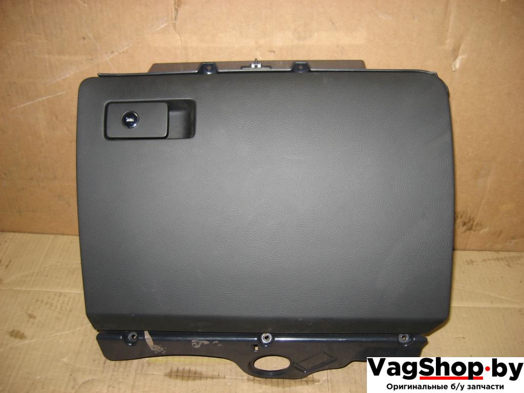 бардачок Volkswagen Passat B7 2011, 2.0 л., TDi, CFG, дизель, АКПП, серебро, универсал, полный привод, 3C1857097BC - фото №1