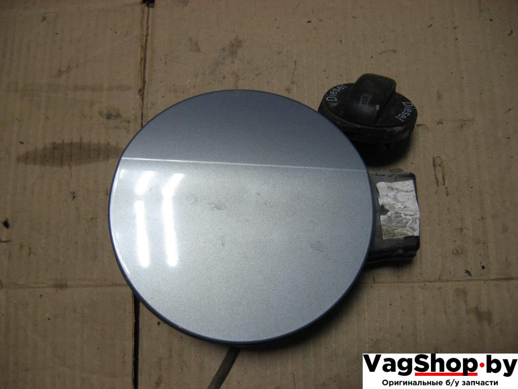 лючок топливного бака Volkswagen Passat B7 2011, 2.0 л., TDi, CFG, дизель, АКПП, серебро, универсал, полный привод - фото №1