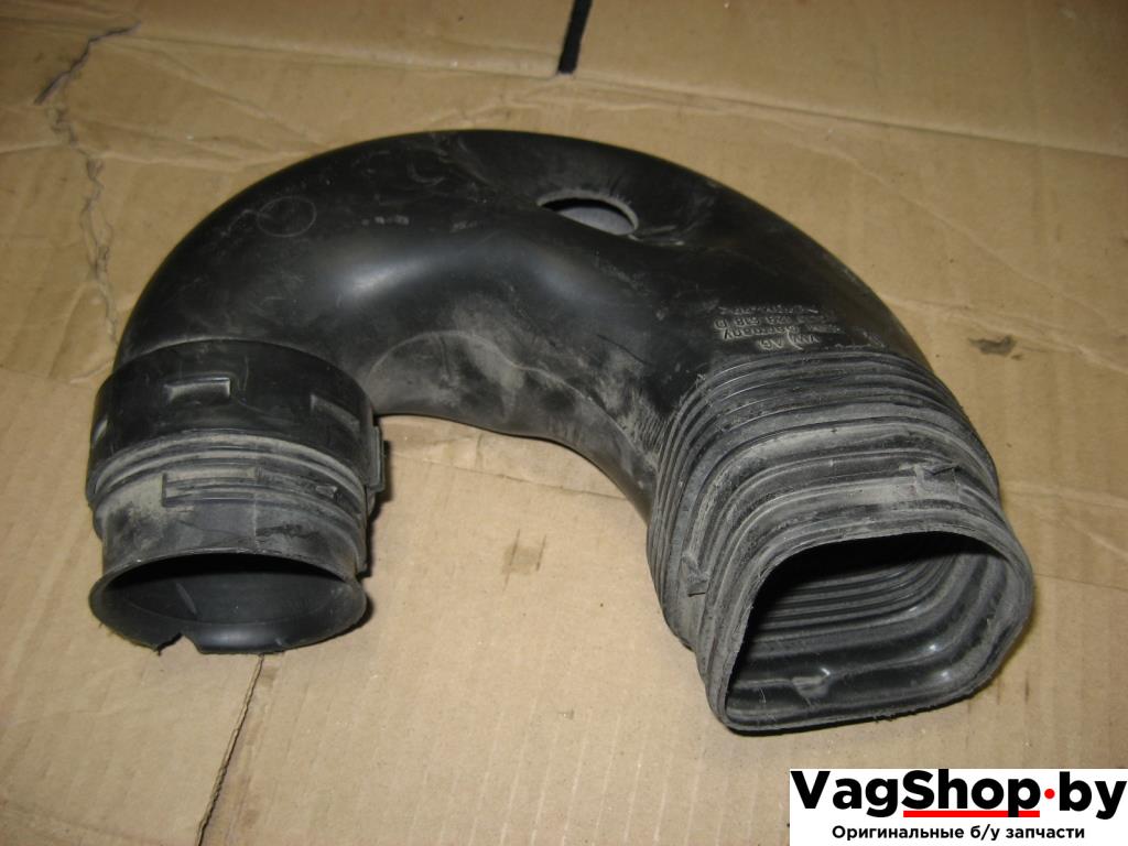 патрубок воздушного фильтра Volkswagen Passat B7 2011, 2.0 л., TDi, CFG, дизель, АКПП, серебро, универсал, полный привод, 3C0129618D - фото №1