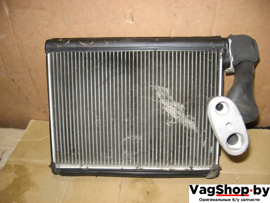 испаритель кондиционера Audi A6 4F/C6 2005, 4.2 л., i, BAT, бензин, АКПП, темно-синий, седан, полный привод - фото №1