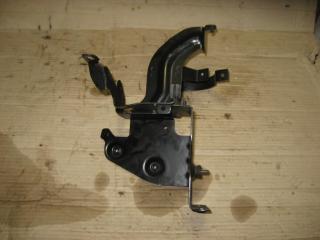 кронштейн (крепление) Audi A6 4F/C6 2005, 4.2 л., i, BAT, бензин, АКПП, темно-синий, седан, полный привод, 4F0614119H