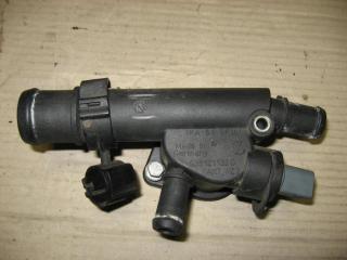 фланец (тройник) системы охлаждения Volkswagen Sharan 1 поколение [2-й рестайлинг] 2008, 2.0 л., TDi, дизель, МКПП, черный, минивэн, передний привод, 038121132D