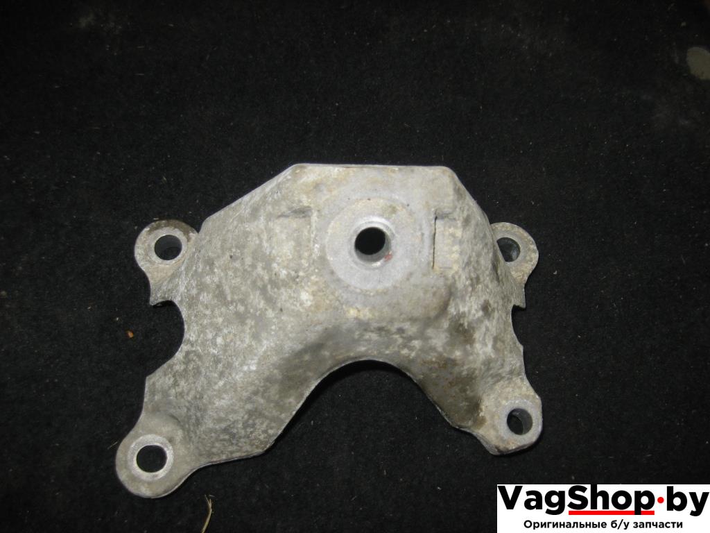 кронштейн двигателя Audi A6 4F/C6 2007, 2.8 л., FSI, BDX, бензин, АКПП, черный, универсал, передний привод, 4F0199307M - фото №1