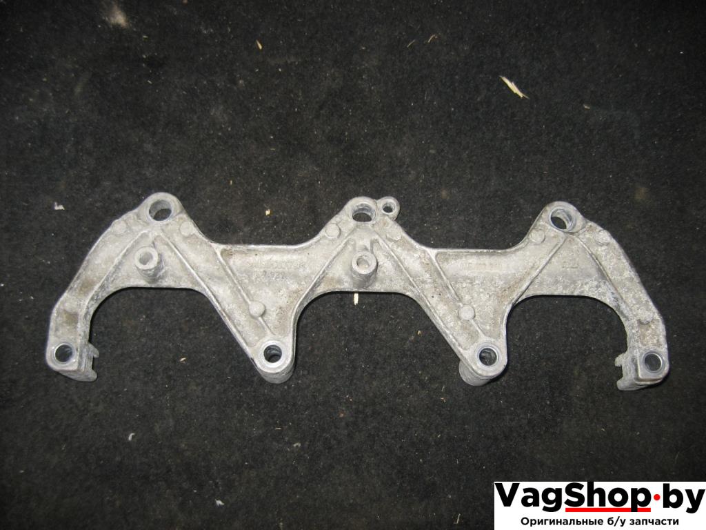 кронштейн (крепление) впускного коллектора Audi A6 4F/C6 2007, 2.8 л., FSI, BDX, бензин, АКПП, черный, универсал, передний привод, 06E133340A - фото №1