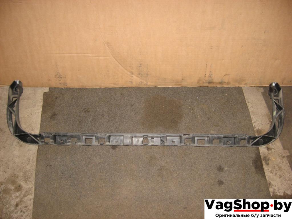 Крепление бампера заднего Volkswagen Passat B6 2010, 1.4 л., TSI, бензин, газ, АКПП, белый, универсал, передний привод, 3C9807863 - фото №1
