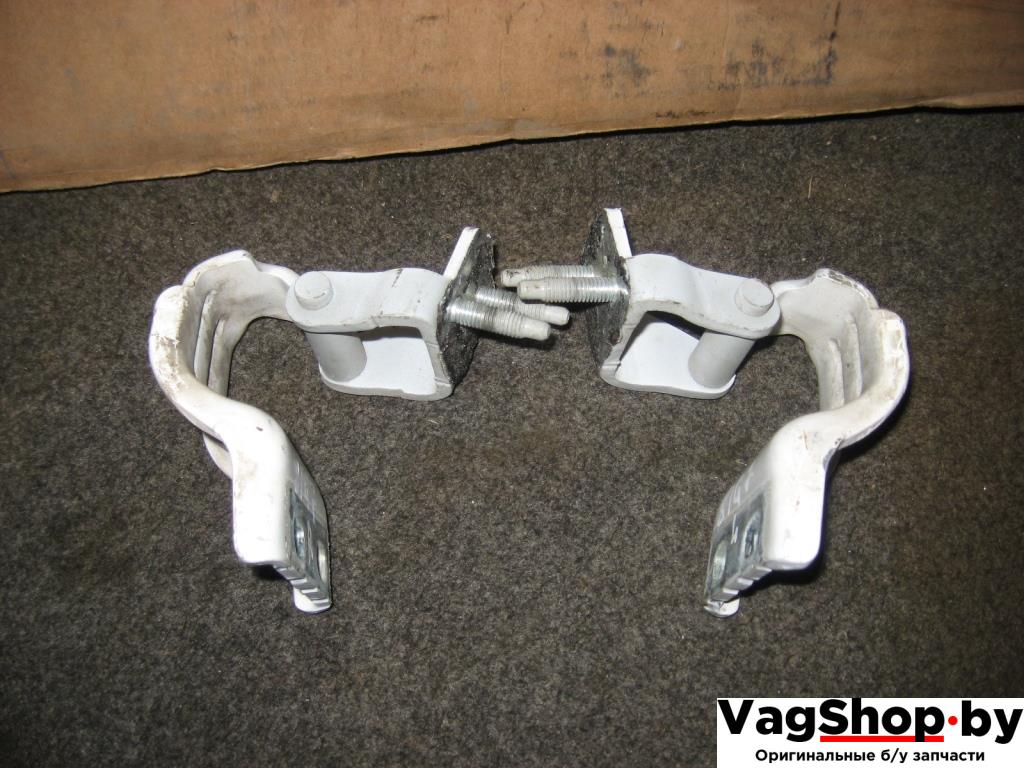 петля крышки багажника Volkswagen Passat B6 2010, 1.4 л., TSI, бензин, газ, АКПП, белый, универсал, передний привод, 3C9827301D, 3C9827302D - фото №1