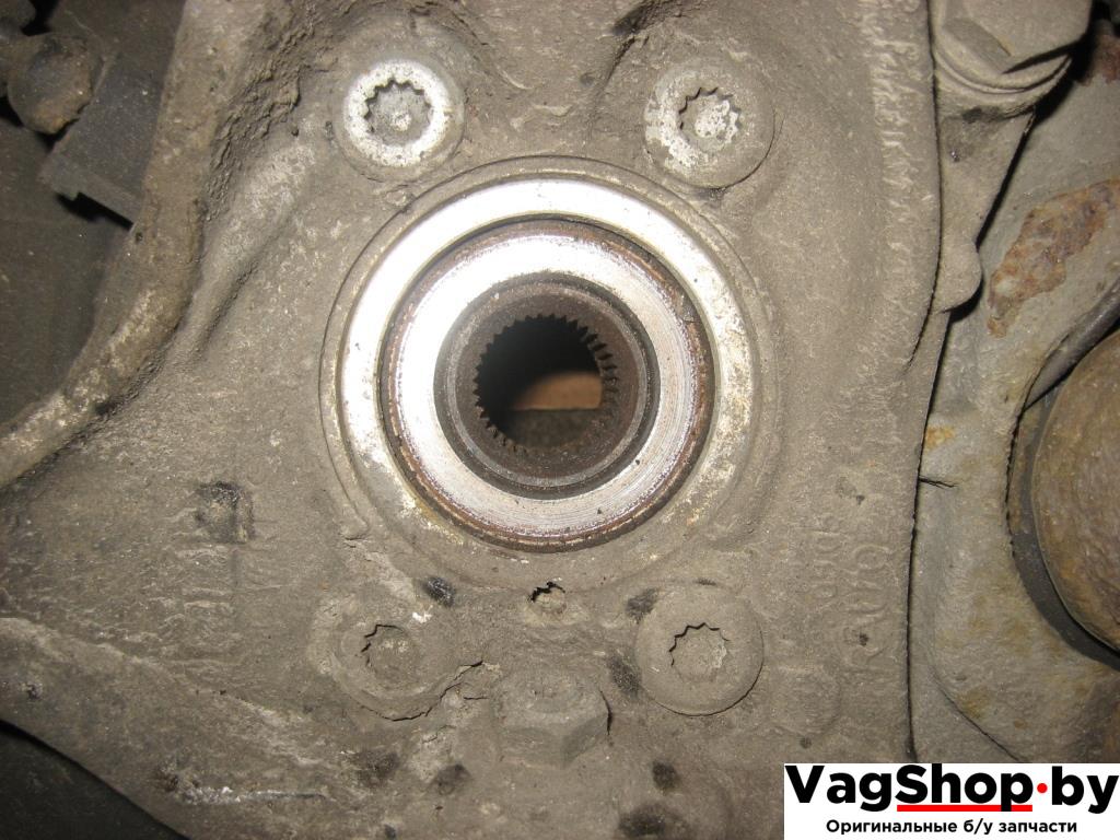 ступица передняя Volkswagen Passat B6 2010, 1.4 л., TSI, бензин, газ, АКПП, белый, универсал, передний привод - фото №1