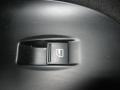 кнопка стеклоподъемника Volkswagen Passat B6 2010, 1.4 л., TSI, бензин, газ, АКПП, белый, универсал, передний привод - фото №2