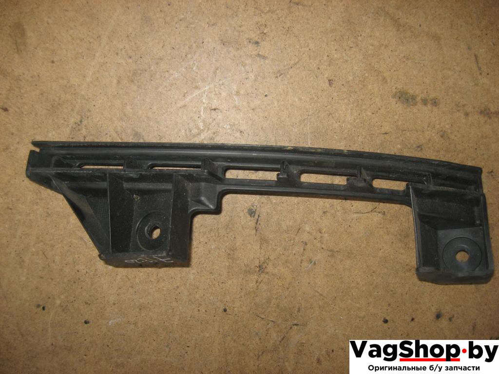 Крепление бампера переднего Volkswagen Caddy 3 поколение 2006, 1.9 л., TDi, BJB, дизель, МКПП, синий светлый, минивэн, передний привод, 1T0807889B, 1T0807890B - фото №1