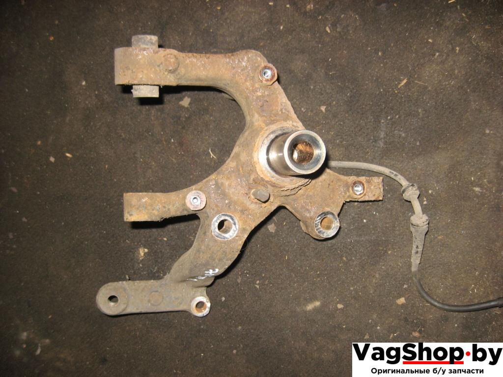 кулак задний правый Volkswagen Golf 5 поколение 2007, 1.9 л., TDi, BLS, дизель, МКПП, черный, универсал, передний привод - фото №1