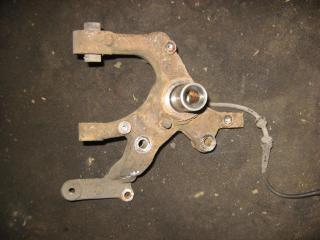 кулак задний правый Volkswagen Golf 5 поколение 2007, 1.9 л., TDi, BLS, дизель, МКПП, черный, универсал, передний привод