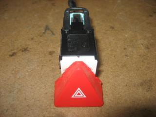 кнопка аварийной сигнализации Volkswagen Touran 1 поколение [рестайлинг] 2006, 1.9 л., TDi, BLS, дизель, МКПП, синий, минивэн, передний привод, 1T0953509