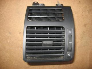 дефлектор обдува салона Volkswagen Touran 1 поколение [рестайлинг] 2009, 2.0 л., TDi, BMN, дизель, МКПП, черный, минивэн, передний привод, 1T0819703B, 1T0819704B