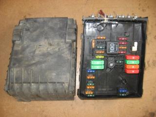 блок предохранителей Volkswagen Touran 1 поколение [рестайлинг] 2006, 1.9 л., TDi, BLS, дизель, МКПП, синий, минивэн, передний привод, 1K0937125A