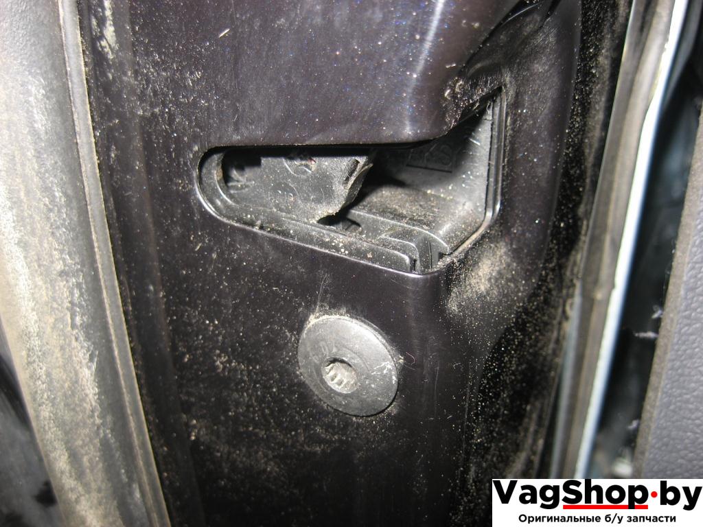 замок двери задней левой Volkswagen Golf 5 поколение 2007, 1.9 л., TDi, BLS, дизель, МКПП, черный, универсал, передний привод - фото №1