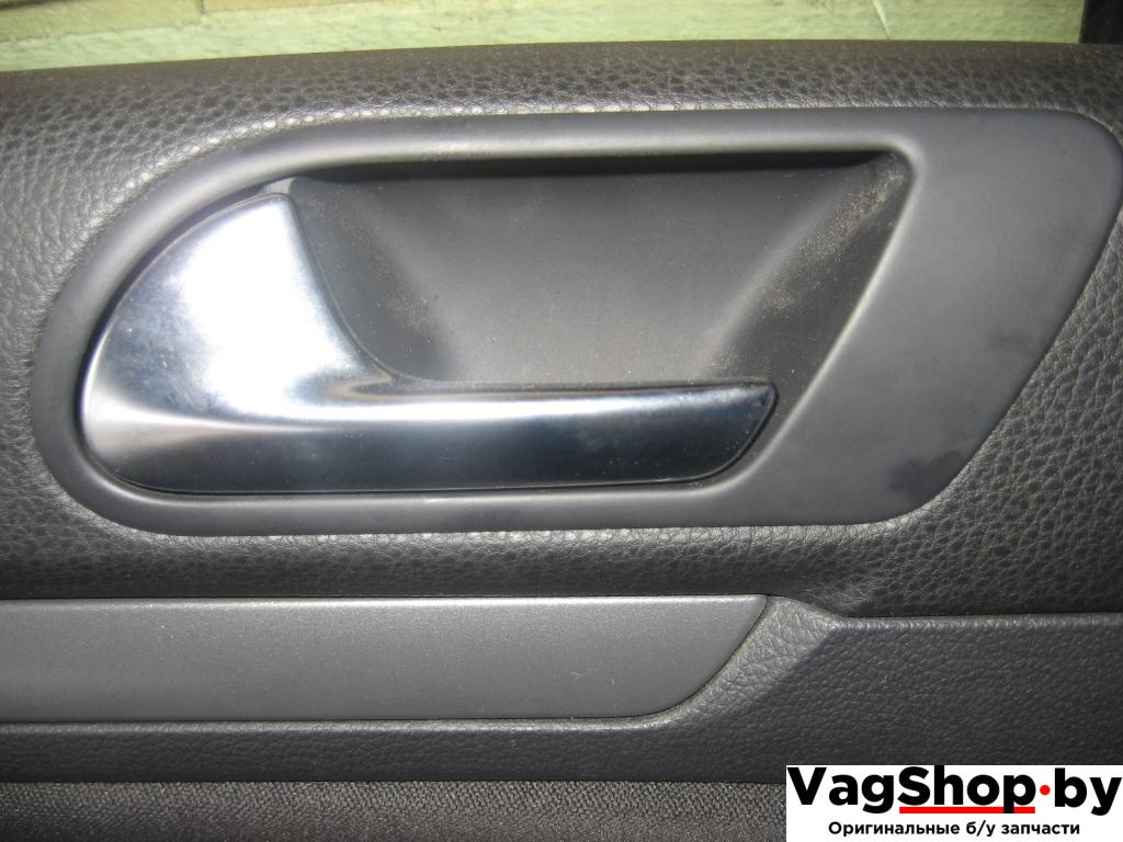 ручка внутренняя задняя левая Volkswagen Golf 5 поколение 2007, 1.9 л., TDi, BLS, дизель, МКПП, черный, универсал, передний привод - фото №1