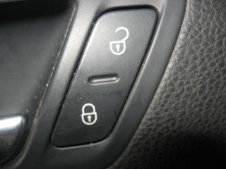 кнопка (выключатель) Volkswagen Golf 5 поколение 2007, 1.9 л., TDi, BLS, дизель, МКПП, черный, универсал, передний привод