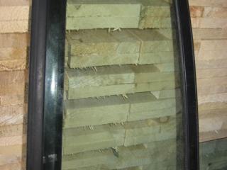 стекло двери задней правой Volkswagen Touran 1 поколение [рестайлинг] 2006, 1.9 л., TDi, BLS, дизель, МКПП, синий, минивэн, передний привод